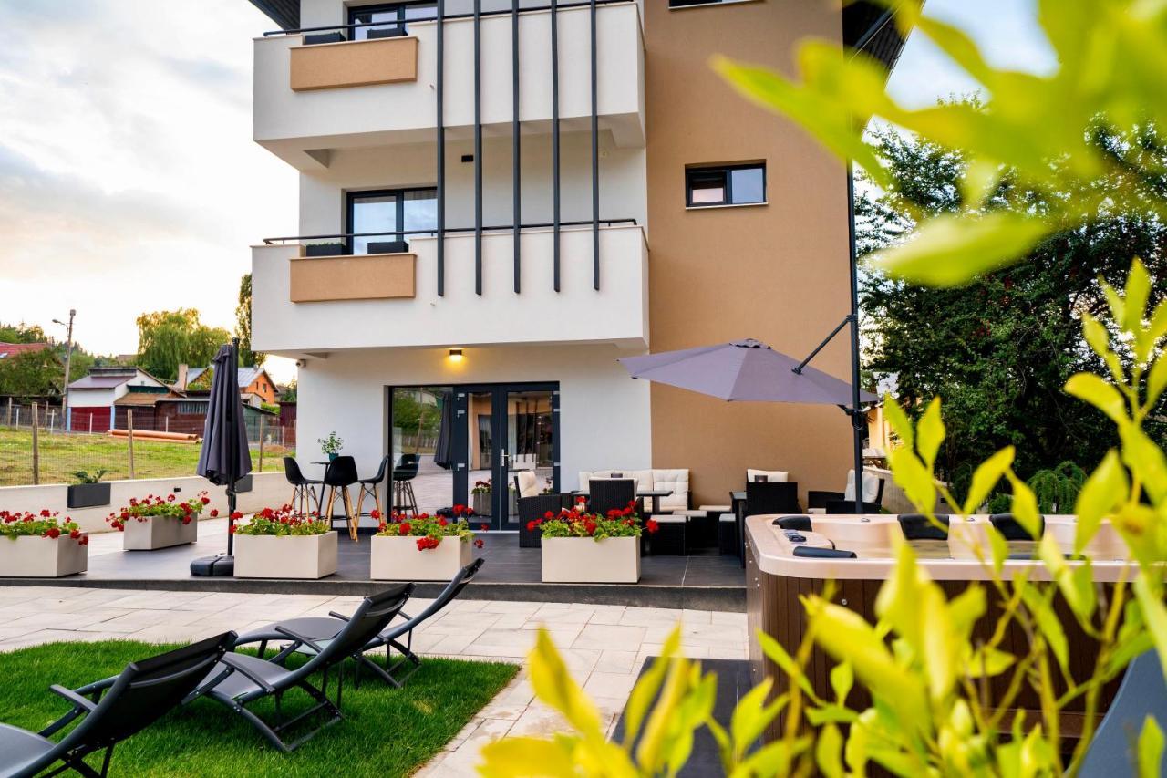 Velvet Home Vatra Dornei Exteriör bild