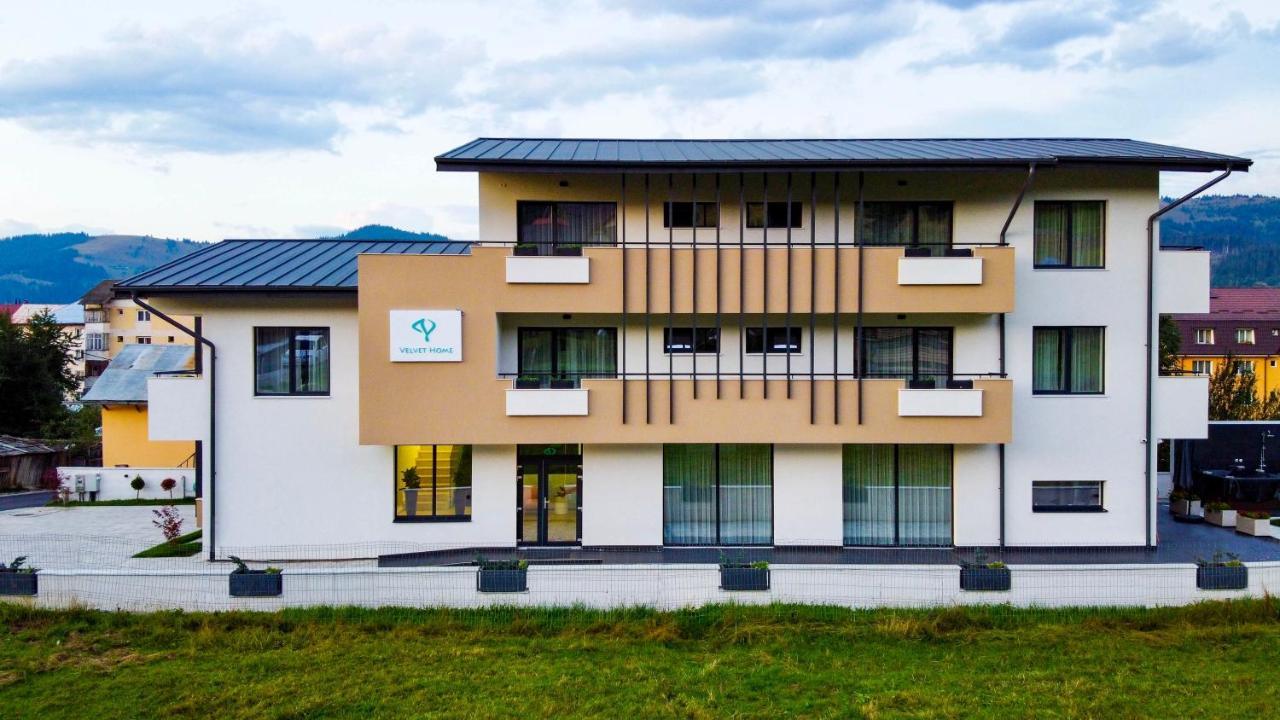 Velvet Home Vatra Dornei Exteriör bild